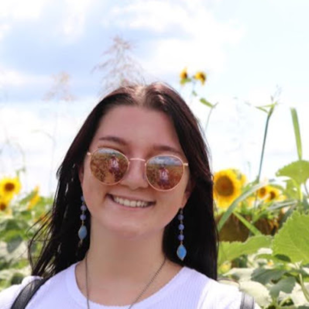 Meet your Posher, Alyssa